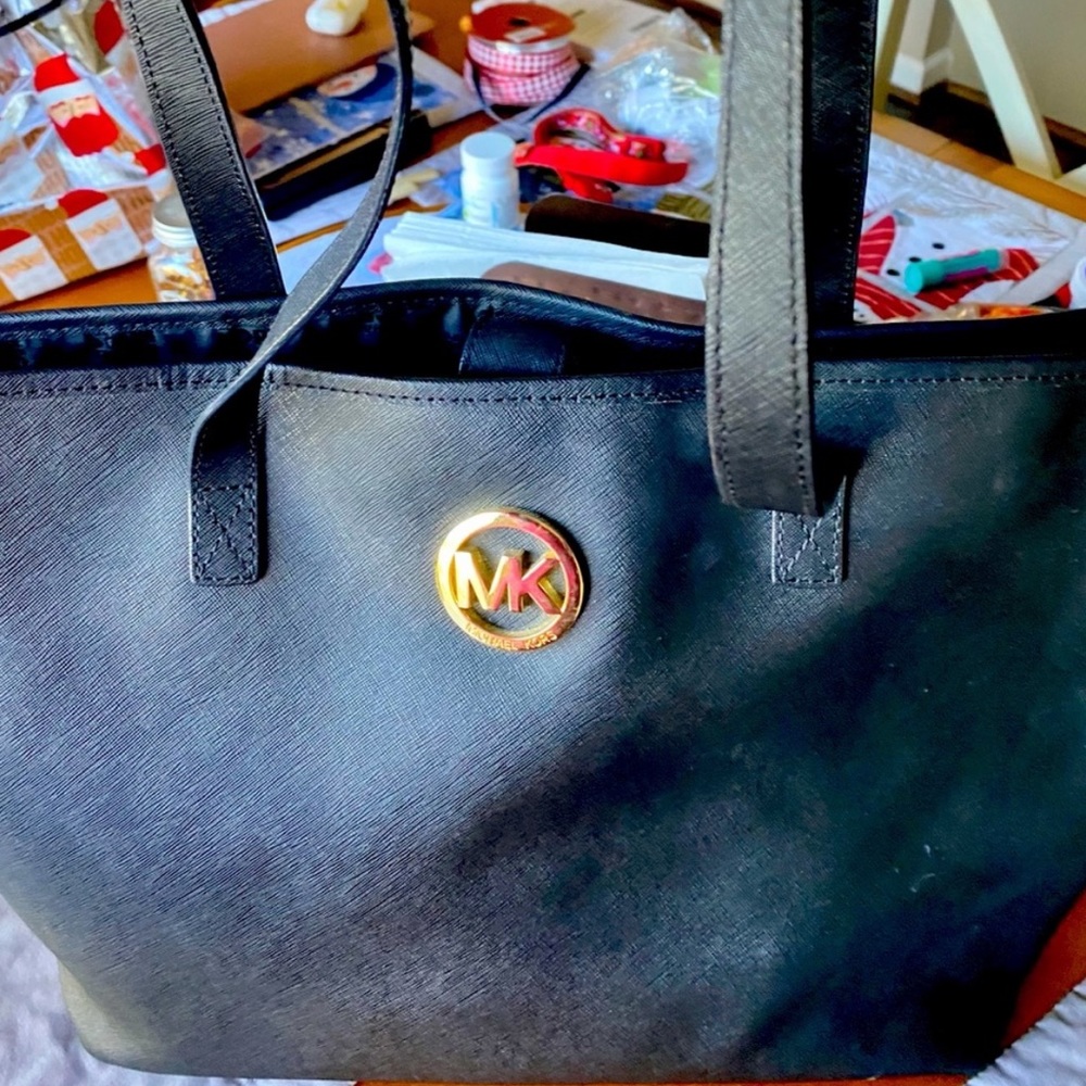 Michael Kors Black Saffron Leather Tote - Picture 2 of 4